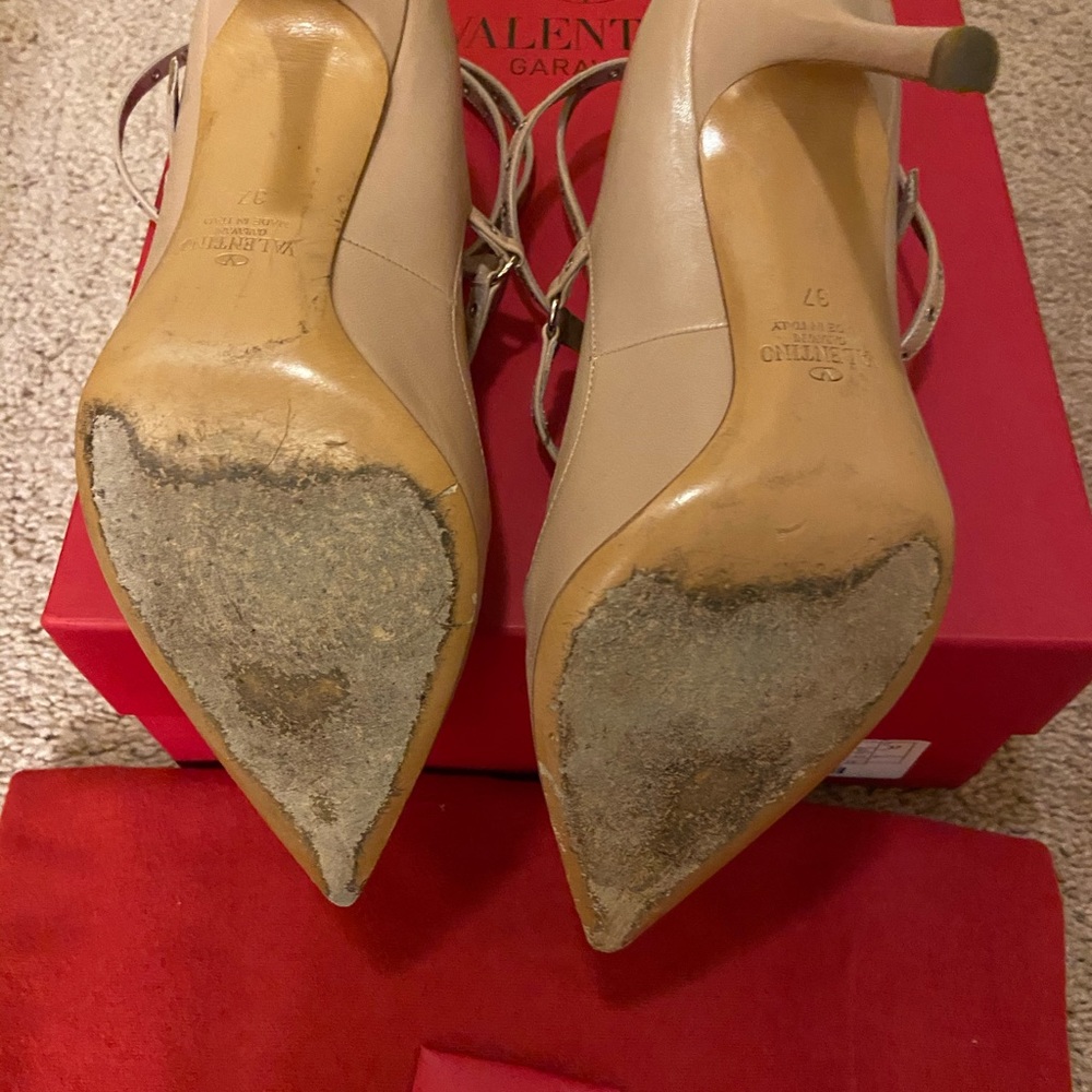 Shoes - Picture 6 of 6